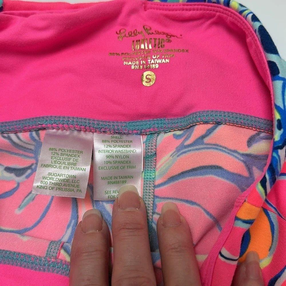 Lilly Pulitzer Luxletic Weekender Crop Leggings vibrant Floral Print EUC Small - Picture 3 of 7